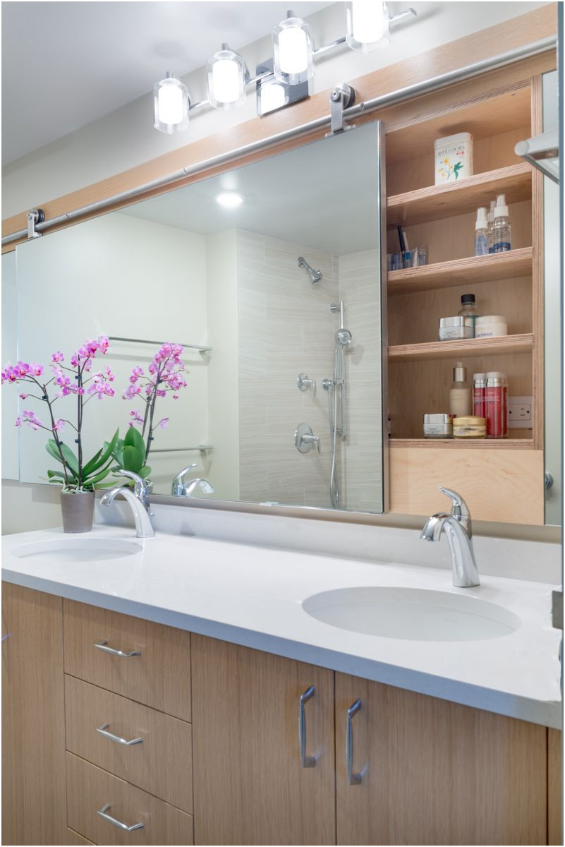 Luxury 4 Door Mirrored Bathroom Cabinet
